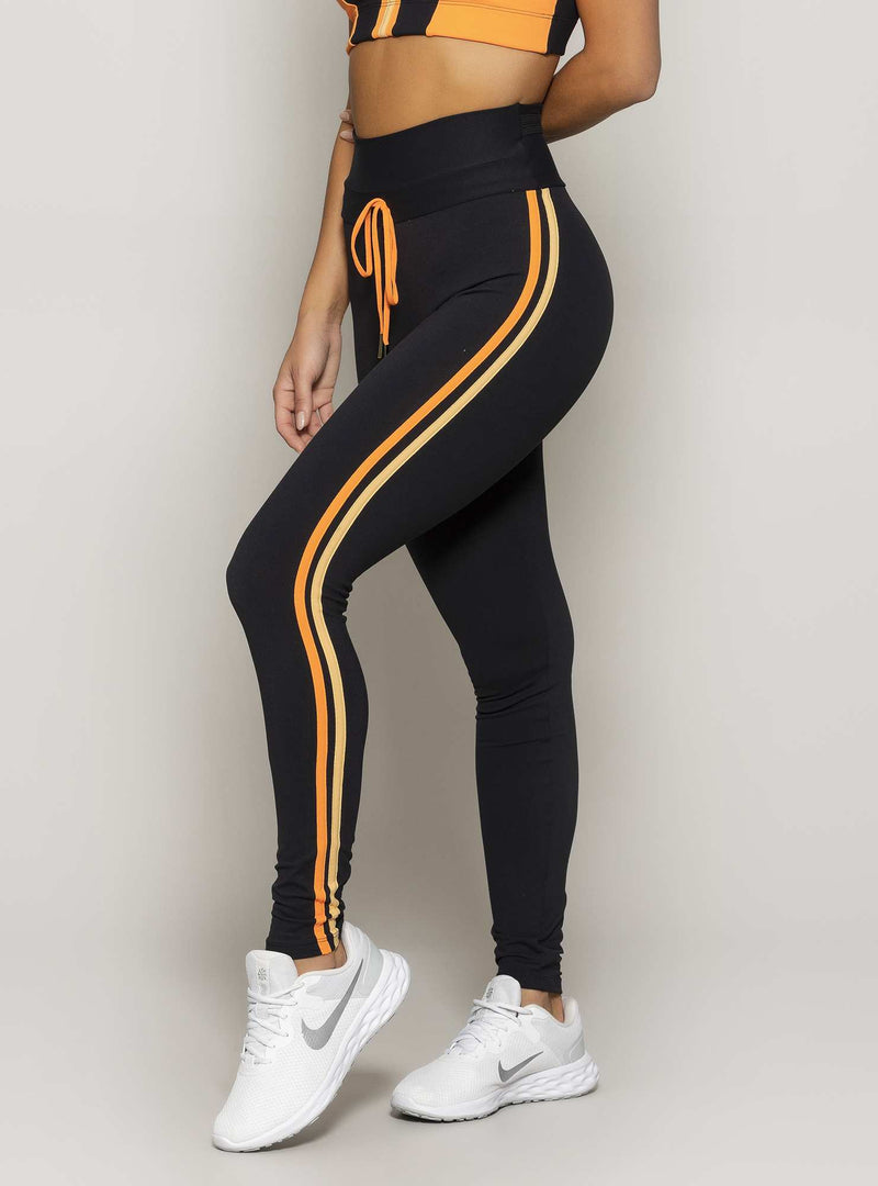 LEGGING COM BOLSO POWER FIT PRETA COM LARANJA M